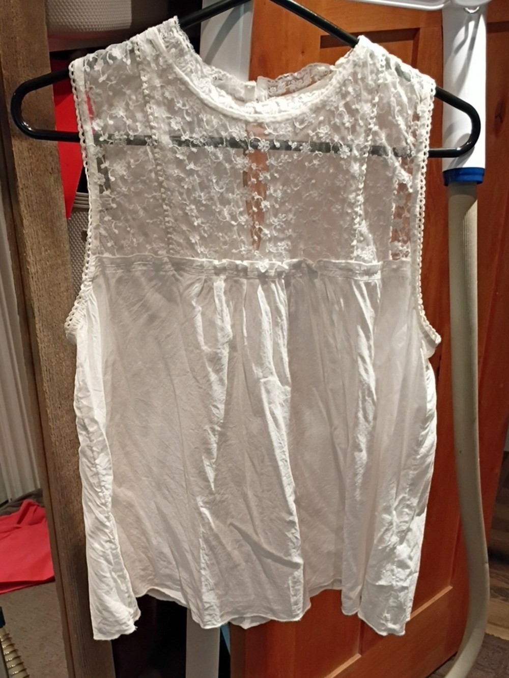 hinge White Lace Yoke Sleeveless Camisole